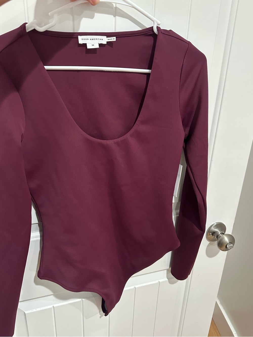 Good American Scoop Neck Long Sleeve Bodysuit - Wine